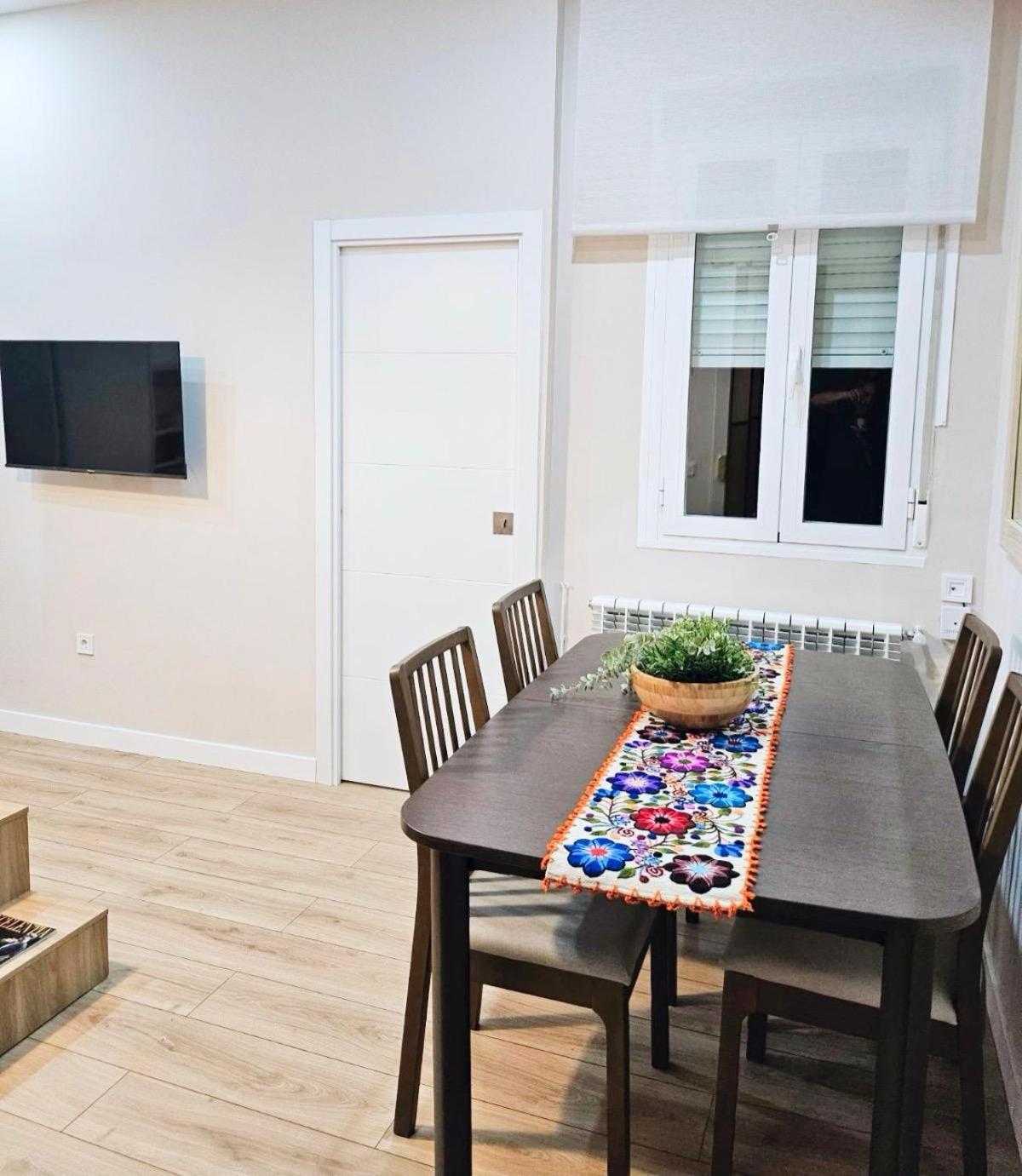Acogedor Apartamento En Atocha By Bebalmy Madrid Eksteriør bilde