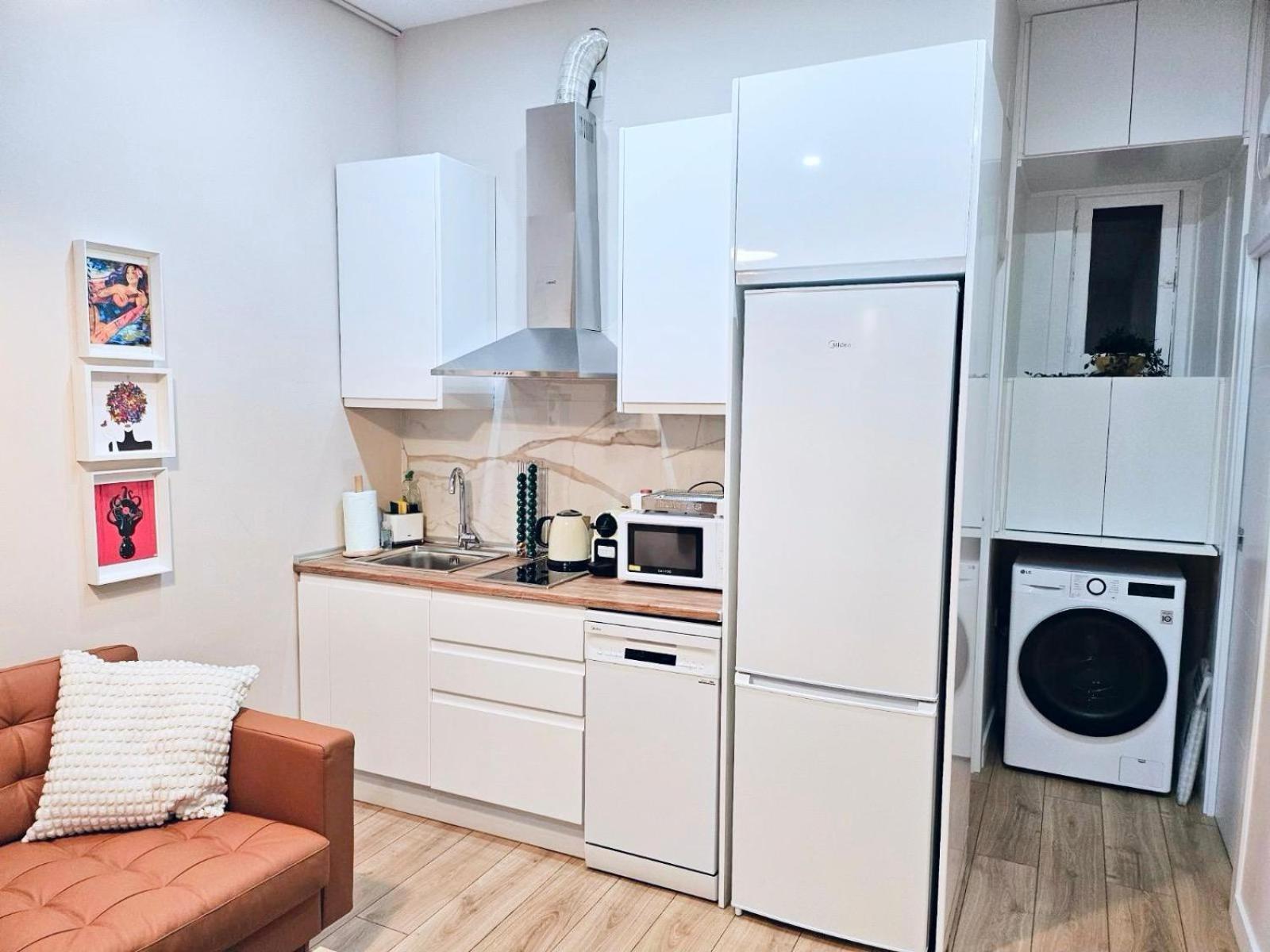 Acogedor Apartamento En Atocha By Bebalmy Madrid Eksteriør bilde